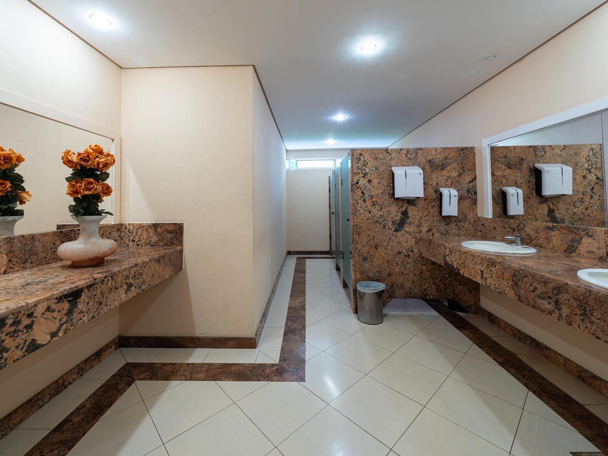 Carlton Suites Limeira Exterior foto